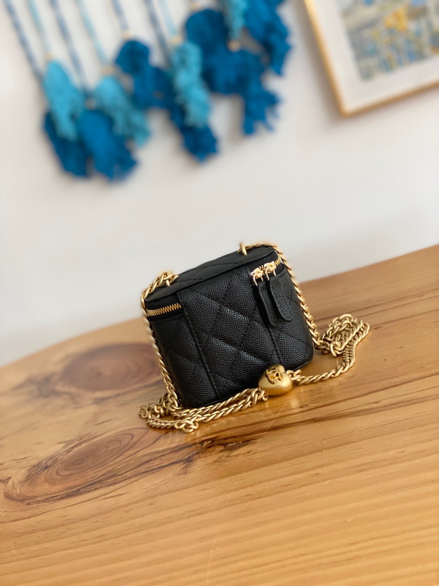 {Style No: 5AXYO6EC} CC MINI 10 VANITY IN BLACK CALFSKIN GOLD HARDWARE - Image 5