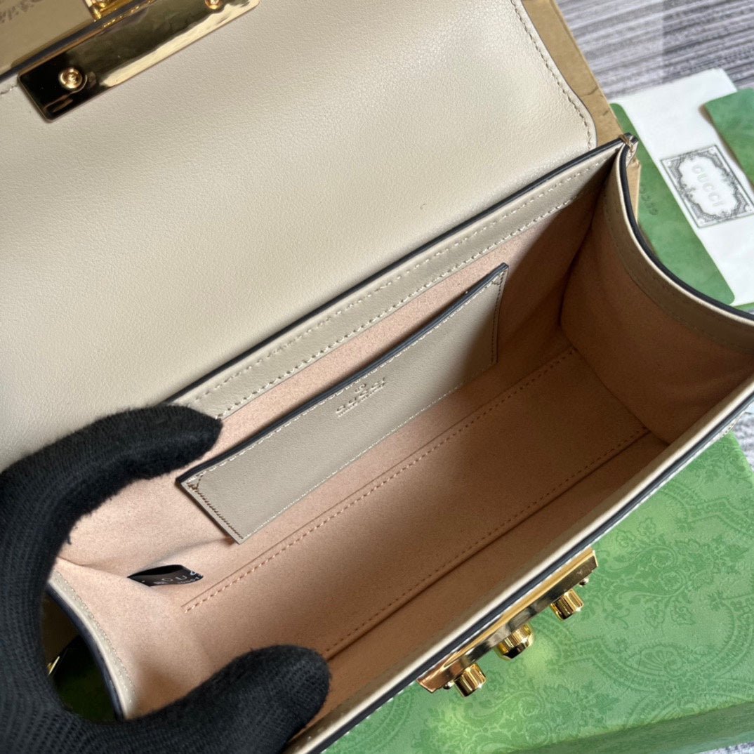 {Style No: KR623R15} PADLOCK 22 SMALL GG SHOULDER BAG IN BEIGE CALFSKIN AND CANVAS - Image 6