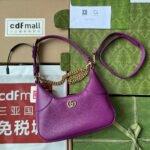 {Style No: XTSW15LV} SHOULDER BAG 25 IN VIOLET CALFSKIN GOLD HARDWARE