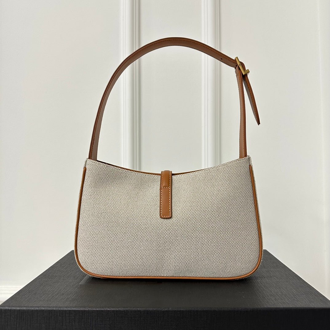 {Style No: 3SZCJXGX} LE 5 À 7 BAG 23 WHITE BROWN CANVAS WITH CALFSKIN - Image 2