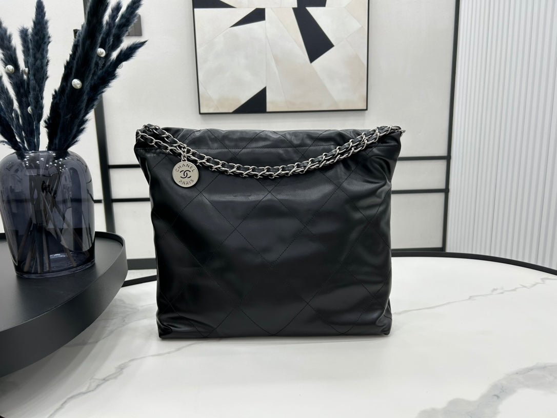 {Style No: 59D1KYLW} CC LARGE 42 HANDBAG IN BLACK CALFSKIN SILVER HARDWARE - Image 3