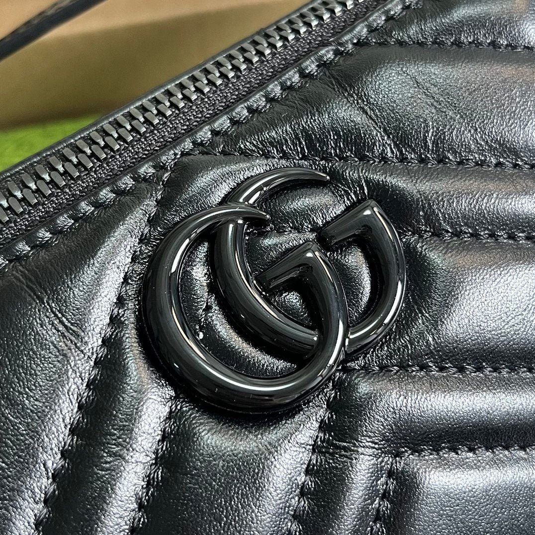 {Style No: SSUTR6N2} GG MARMONT SMALL 23 HANDBAG IN BLACK CALFSKIN - Image 4