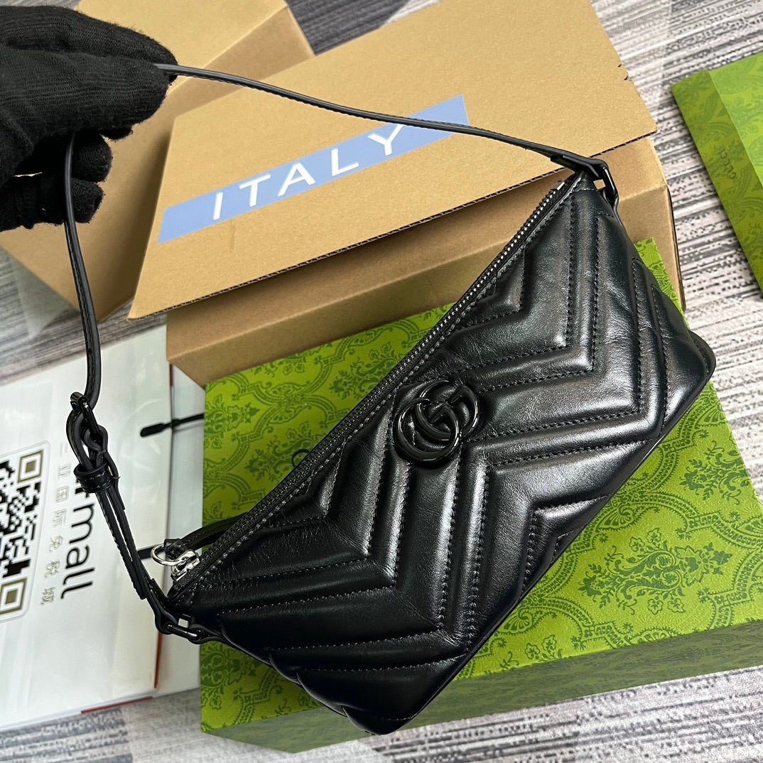 {Style No: SSUTR6N2} GG MARMONT SMALL 23 HANDBAG IN BLACK CALFSKIN - Image 3