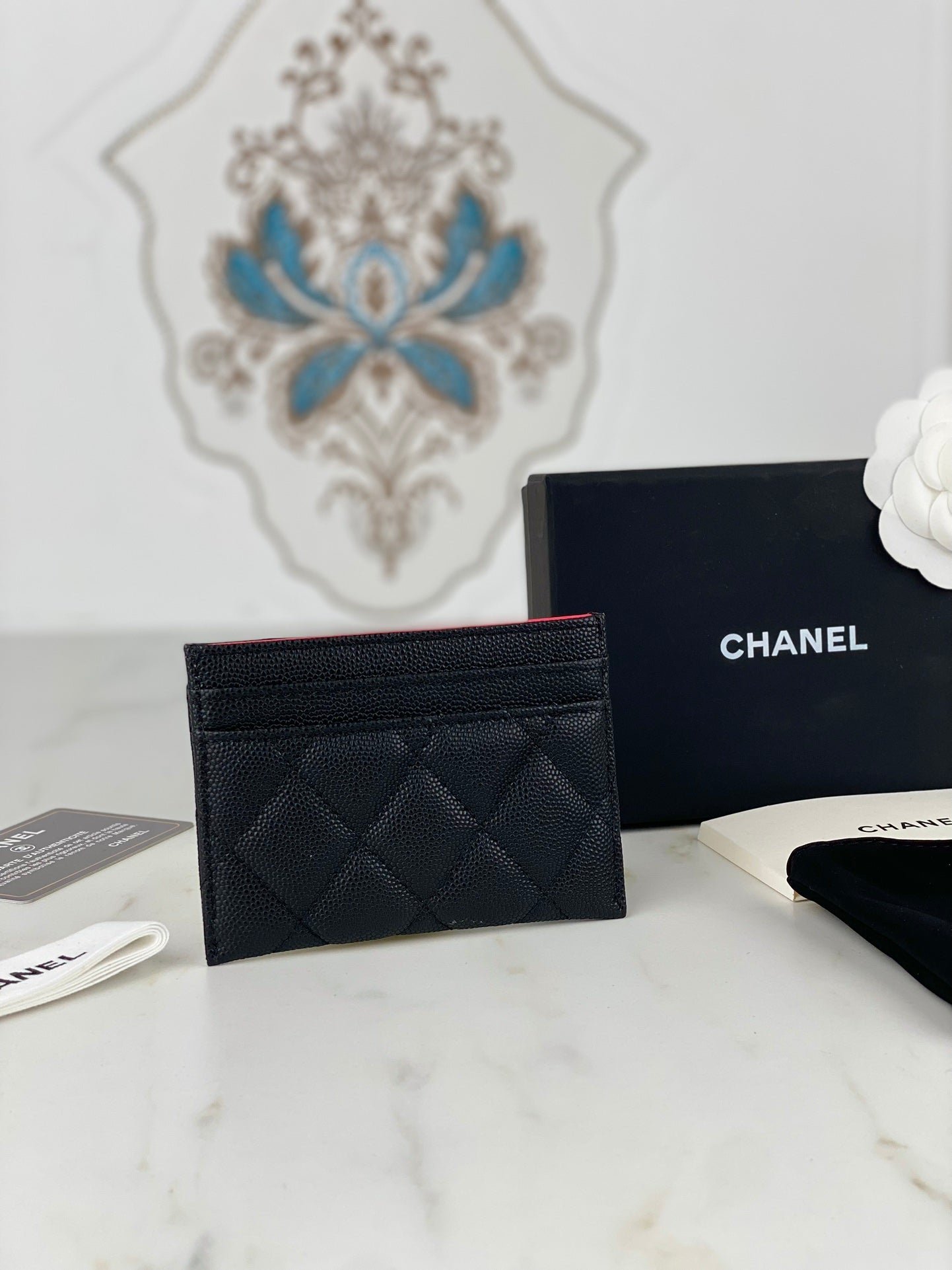 {Style No: HCXN1ZCK} CC CARD HOLDER 19.5 BLACK GRAINED CALFSKIN GOLD ICON - Image 6
