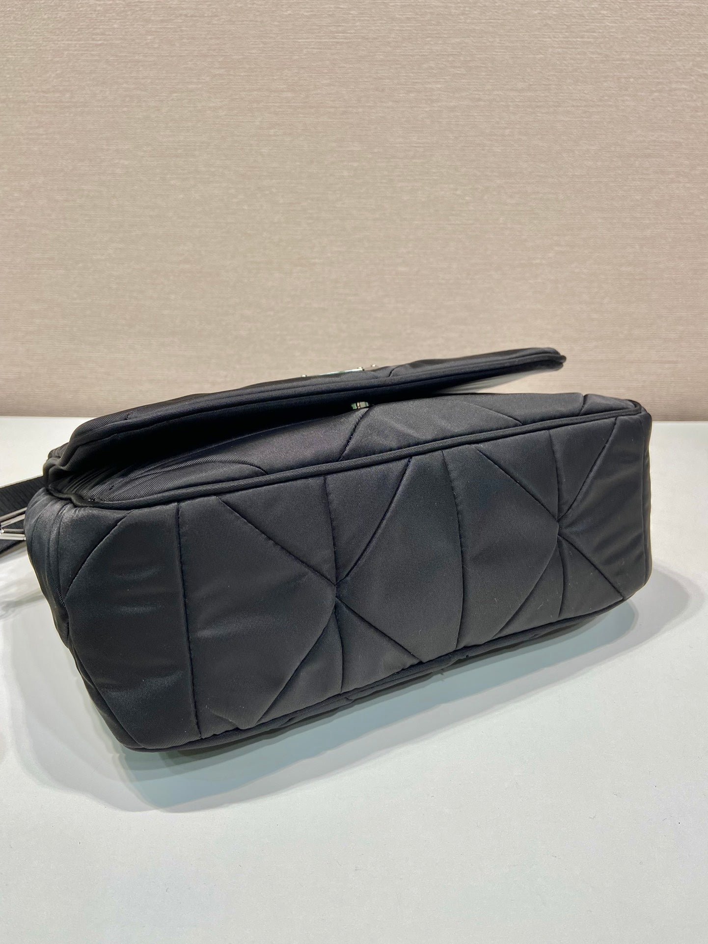 {Style No: 6LSGVNTV} MEDIUM FLAP BAG 24 IN BLACK TRIANGULAR QUILTED PATTERN RE-NYLON - Image 8