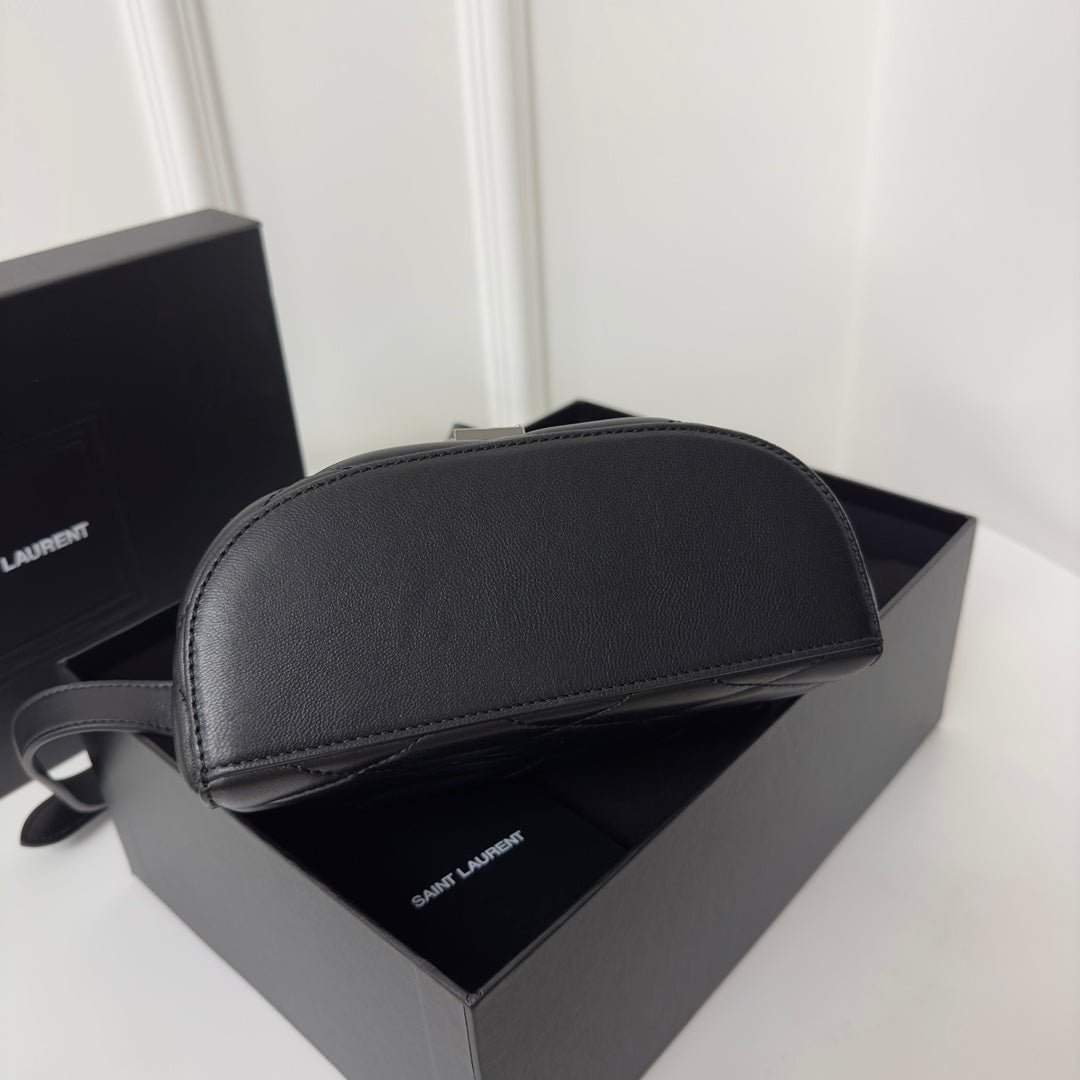 {Style No: N52VIZCA} JUNE 19 BLACK QUILTED LAMBSKIN WITH SILVER LOGO BOX BAG - Image 7