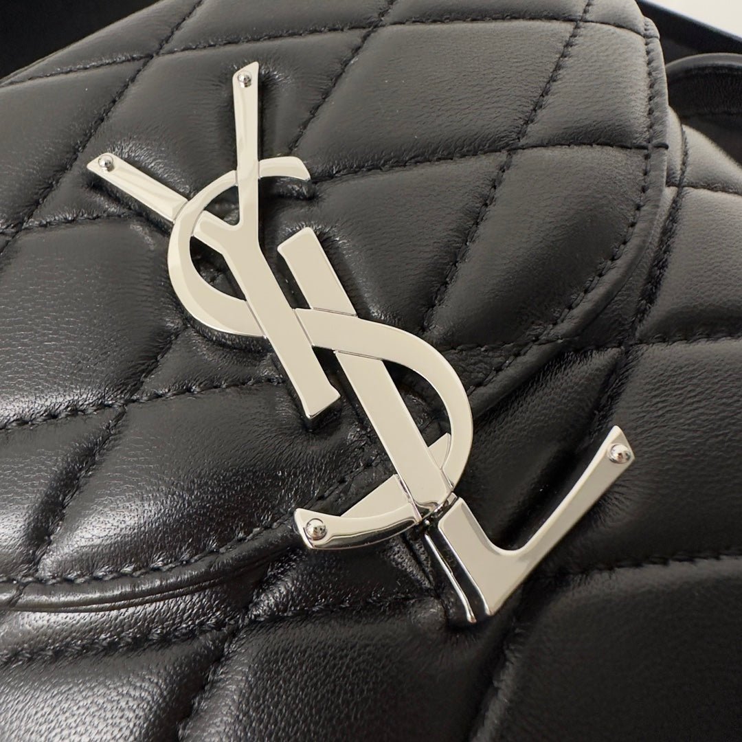 {Style No: N52VIZCA} JUNE 19 BLACK QUILTED LAMBSKIN WITH SILVER LOGO BOX BAG - Image 5