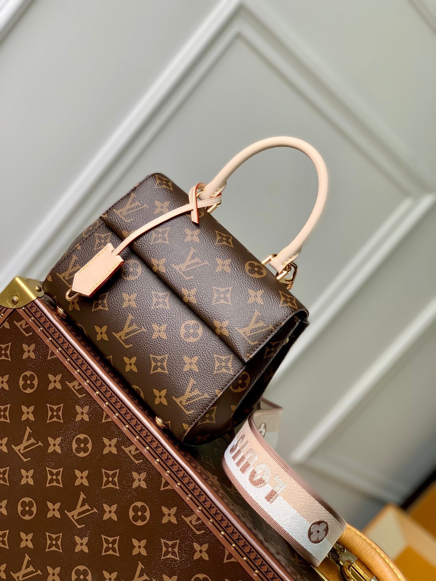 {Style No: 6V18KRNY} CLUNY MINI 20 IN BROWN MONOGRAM CANVAS - Image 9