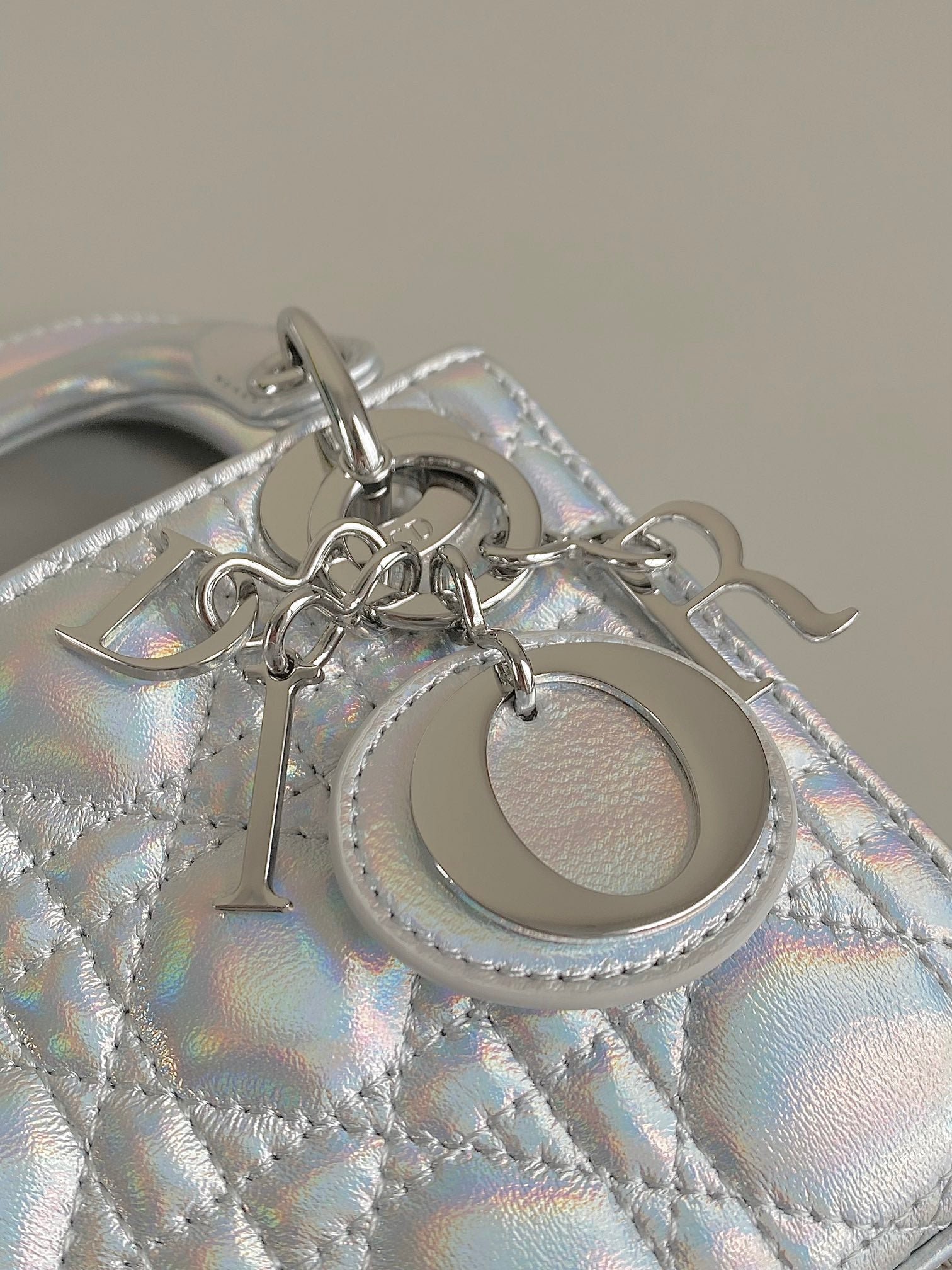 {Style No: JUTDB722} MICRO LADY 12 BAG IN SILVER LAMBSKIN - Image 4