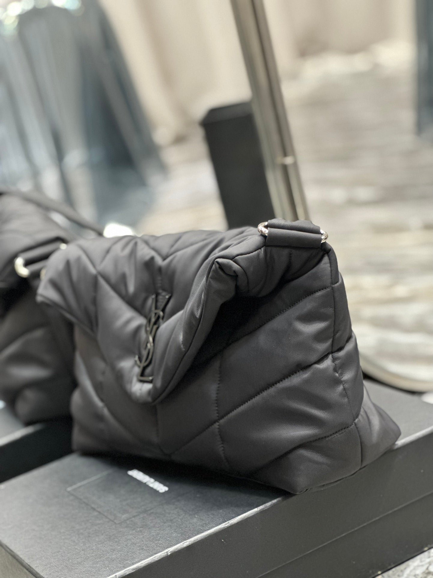 {Style No: JFIXJXLN} PUFFER LARGE BAG 34 IN DARK GRAY NYLON - Image 2