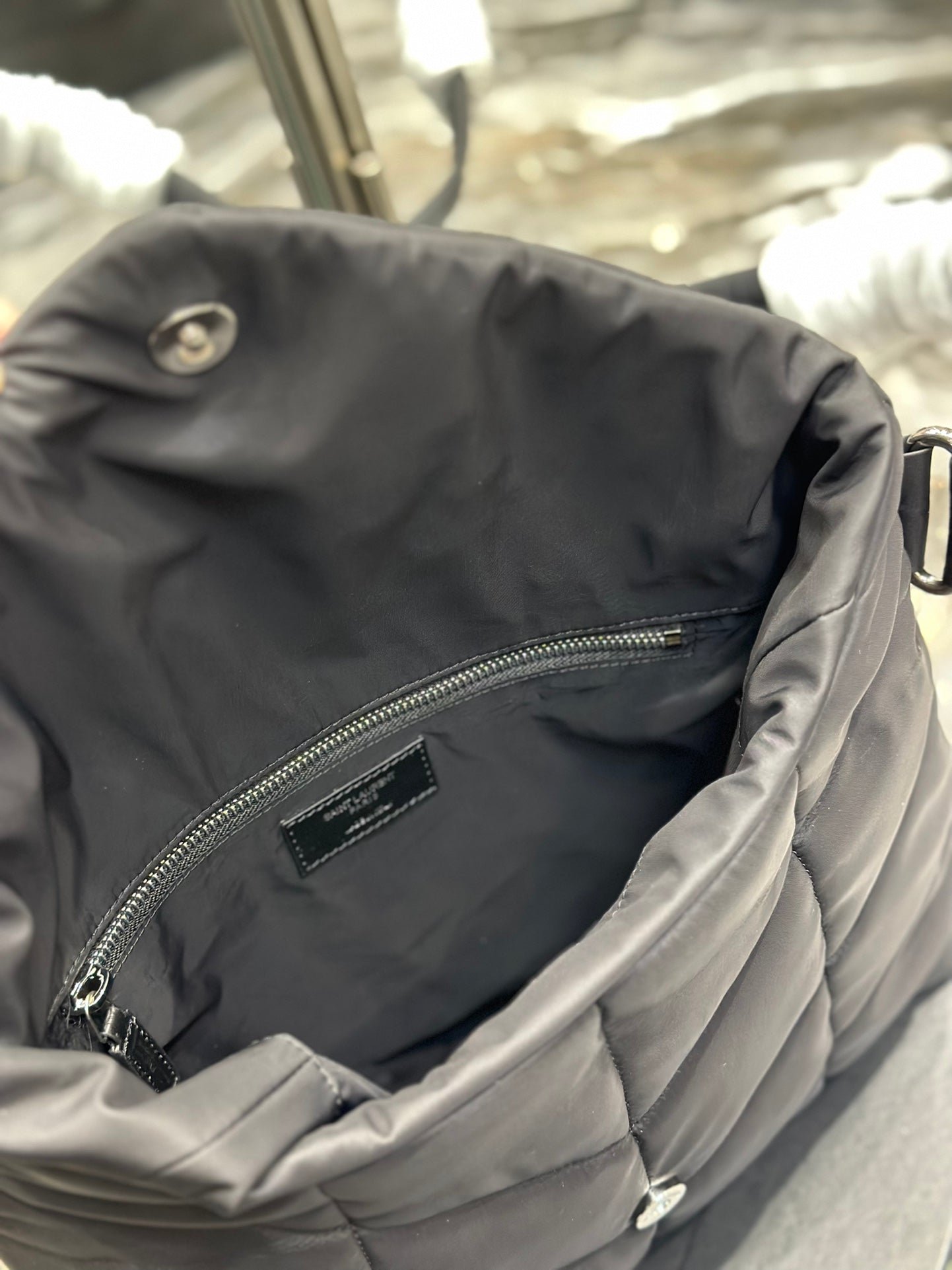 {Style No: JFIXJXLN} PUFFER LARGE BAG 34 IN DARK GRAY NYLON - Image 4