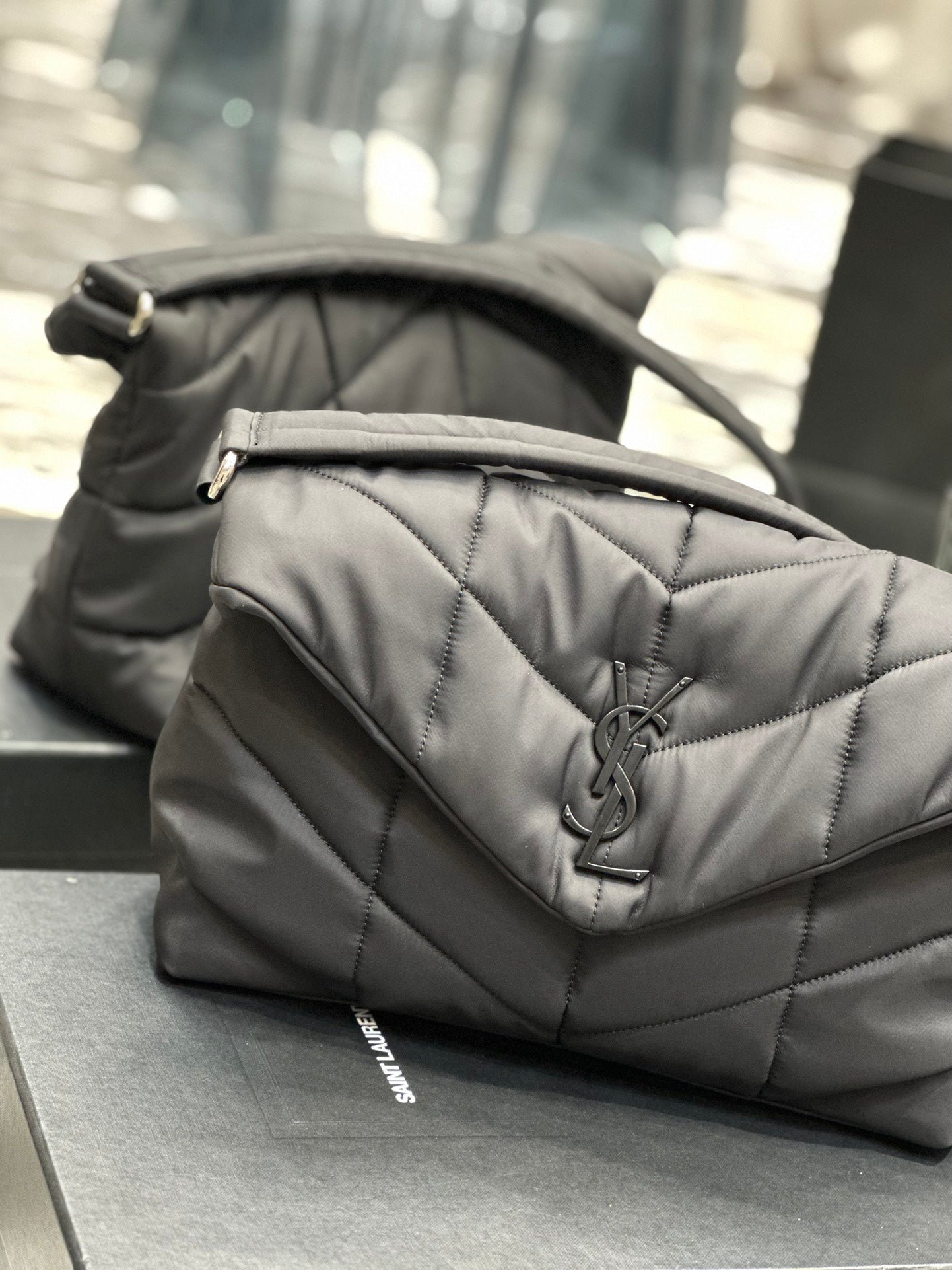 {Style No: JFIXJXLN} PUFFER LARGE BAG 34 IN DARK GRAY NYLON - Image 3