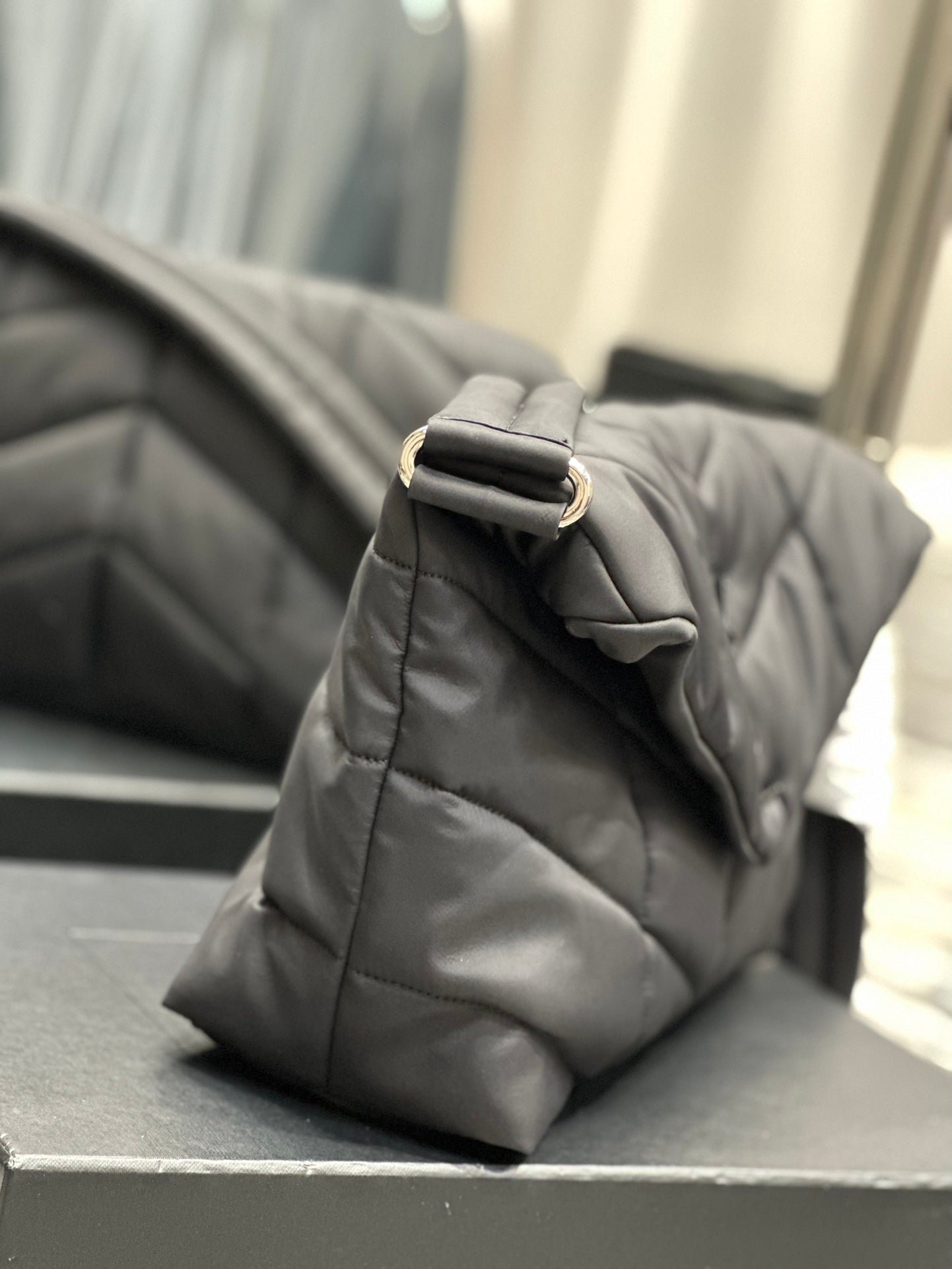 {Style No: JFIXJXLN} PUFFER LARGE BAG 34 IN DARK GRAY NYLON - Image 8