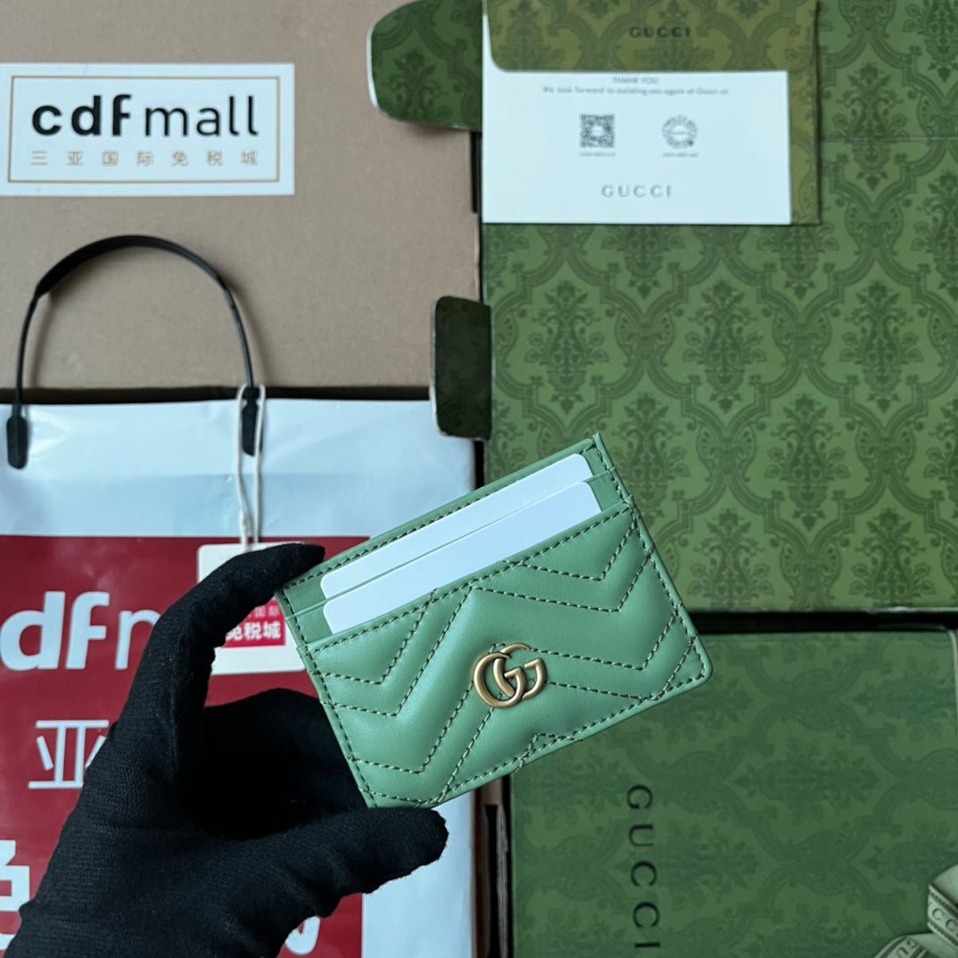 {Style No: QGLWQQ8Y} MARMONT QUILTED CARD CASE 10 IN LIGHT GREEN LAMBSKIN