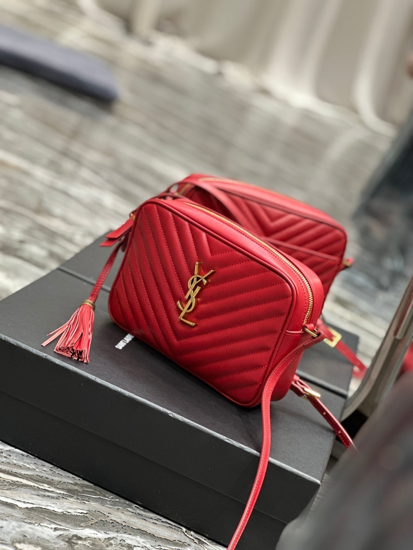 {Style No: EIMVYQ7J} LOU CAMERA 23 RED LAMBSKIN GOLD HARDWARE - Image 3
