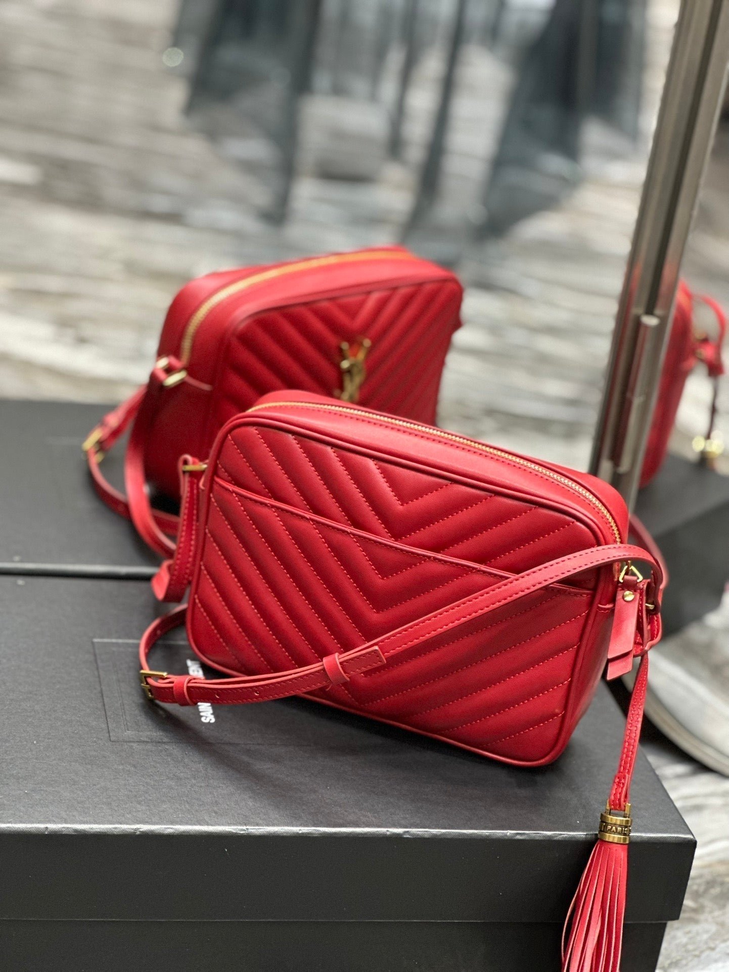 {Style No: EIMVYQ7J} LOU CAMERA 23 RED LAMBSKIN GOLD HARDWARE - Image 8