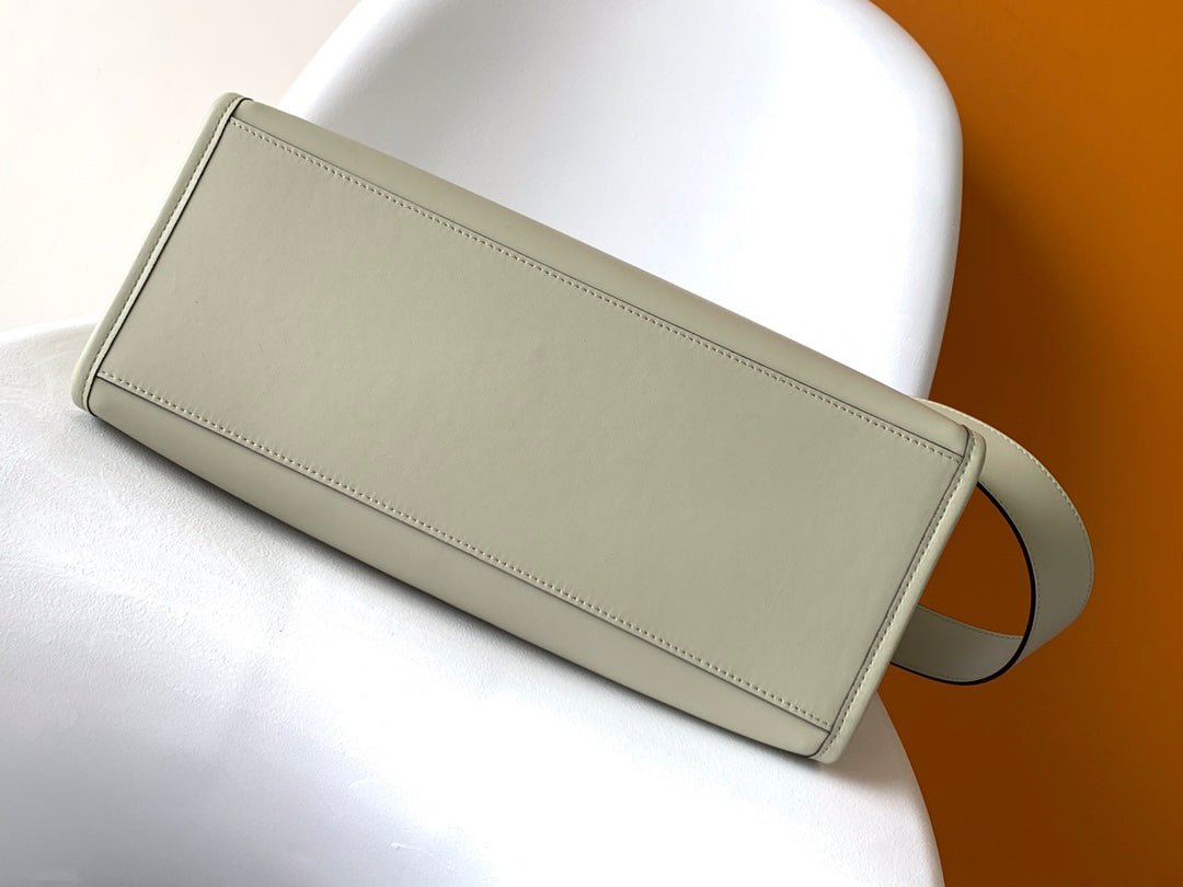 {Style No: PP7QCFER} Fend Sunshine Medium Bag 35 Light Grey Leather - Image 5