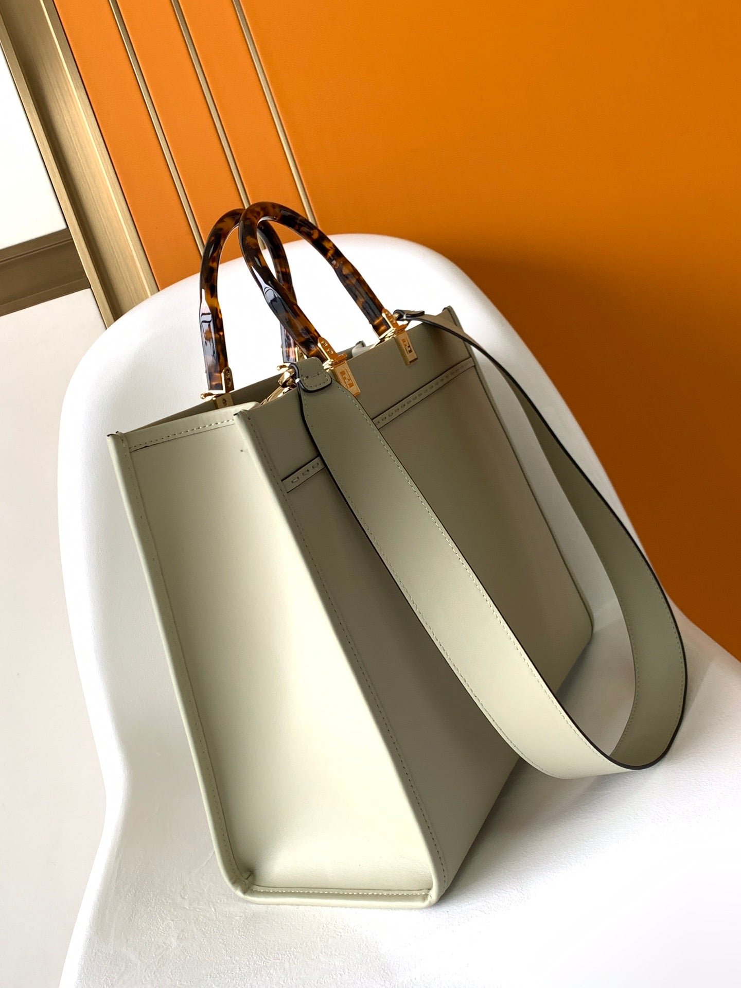 {Style No: PP7QCFER} Fend Sunshine Medium Bag 35 Light Grey Leather - Image 3