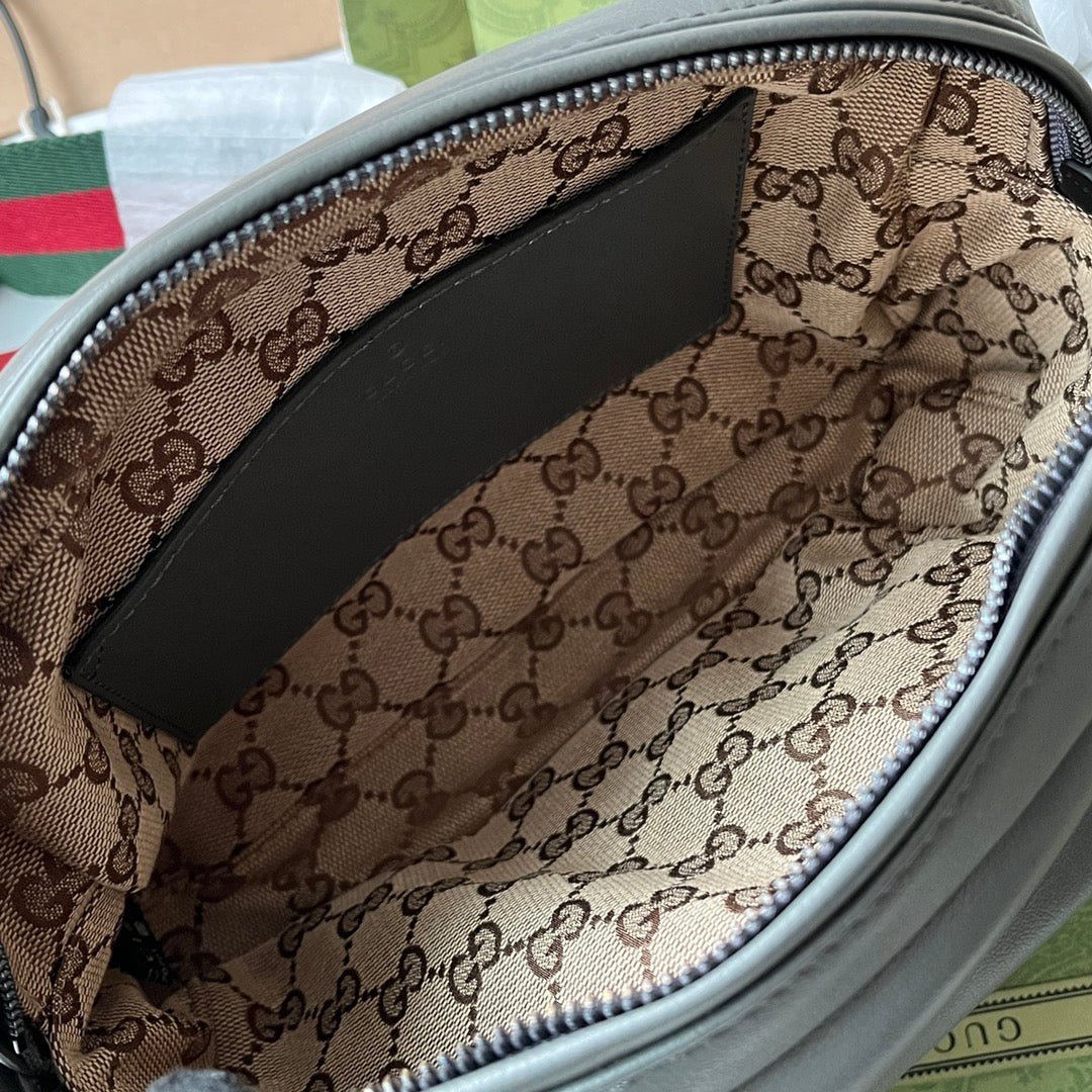 {Style No: GXFPY35V} SHOULDER BAG 23 IN GRAY CALFSKIN - Image 4