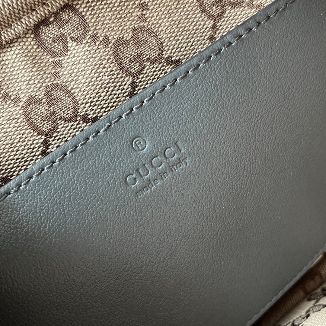 {Style No: GXFPY35V} SHOULDER BAG 23 IN GRAY CALFSKIN - Image 9