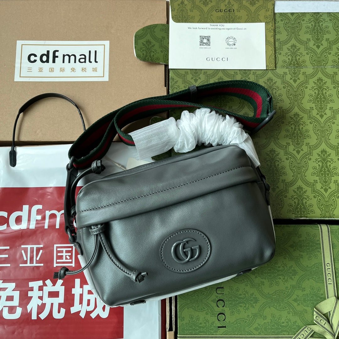 {Style No: GXFPY35V} SHOULDER BAG 23 IN GRAY CALFSKIN