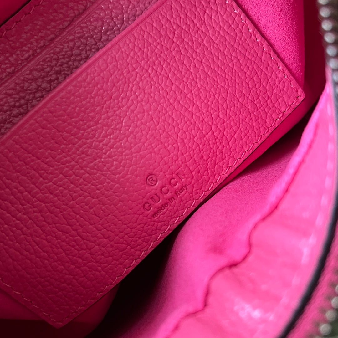 {Style No: ZVJL453W} SHOULDER BAG 25 IN BRIGHT PINK CALFSKIN GOLD HARDWARE - Image 4