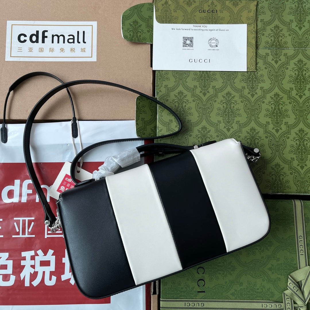 {Style No: FUXYB2U8} PETITE SMALL SHOULDER BAG 27 IN BLACK MIX WHITE CALFSKIN - Image 7