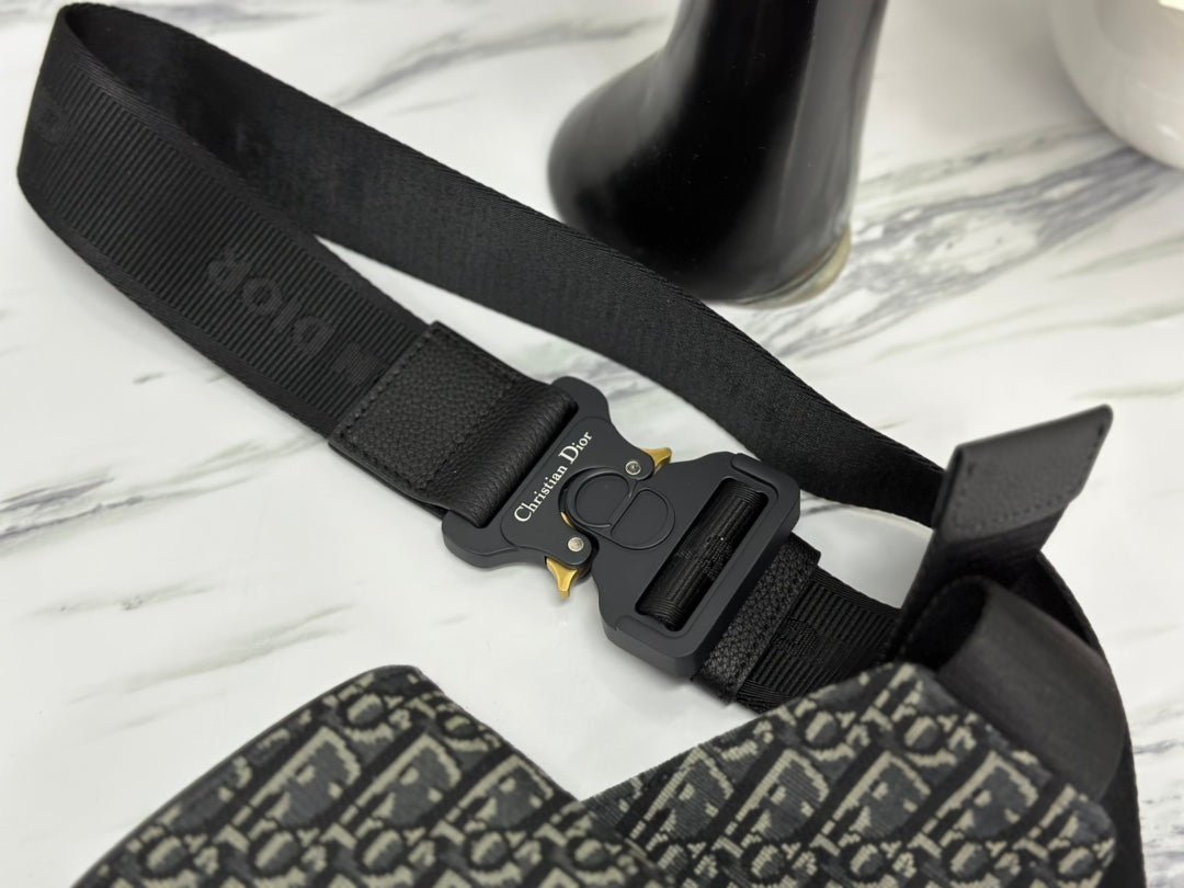 {Style No: JTQ8X12L} SADDLE 28 BAG IN BLACK OBLIQUE JACQUARD - Image 8