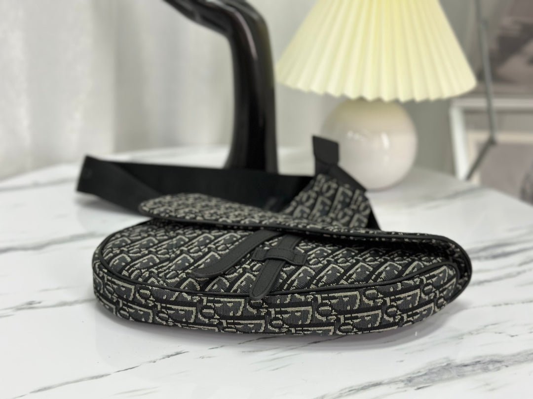 {Style No: JTQ8X12L} SADDLE 28 BAG IN BLACK OBLIQUE JACQUARD - Image 9