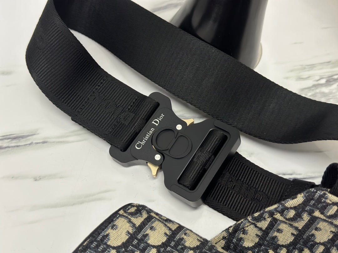 {Style No: CJ3QRHRC} SADDLE 28 BAG IN BEIGE AND BLACK OBLIQUE JACQUARD - Image 9