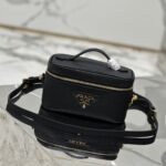 {Style No: QACHQ28B} VANITY CASE 18 IN BLACK GRAINED CALFSKIN GOLD HARDWARE