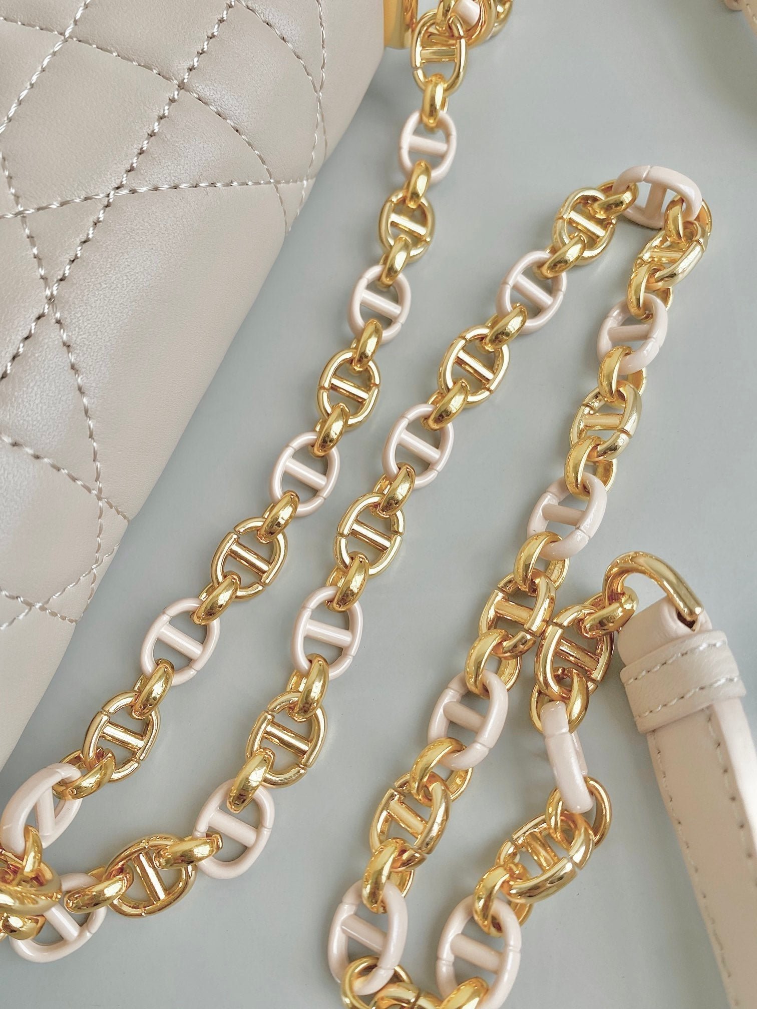{Style No: VOR45KO9} MINI CHAIN BAG 17 IN BEIGE CALFSKIN - Image 9