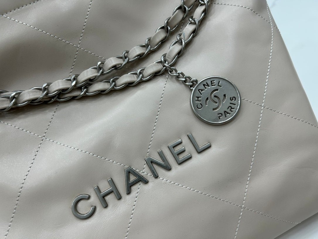 {Style No: LHLP69HZ} CC MEDIUM 37 HANDBAG IN BEIGE CREAM CALFSKIN SILVER HARDWARE - Image 7