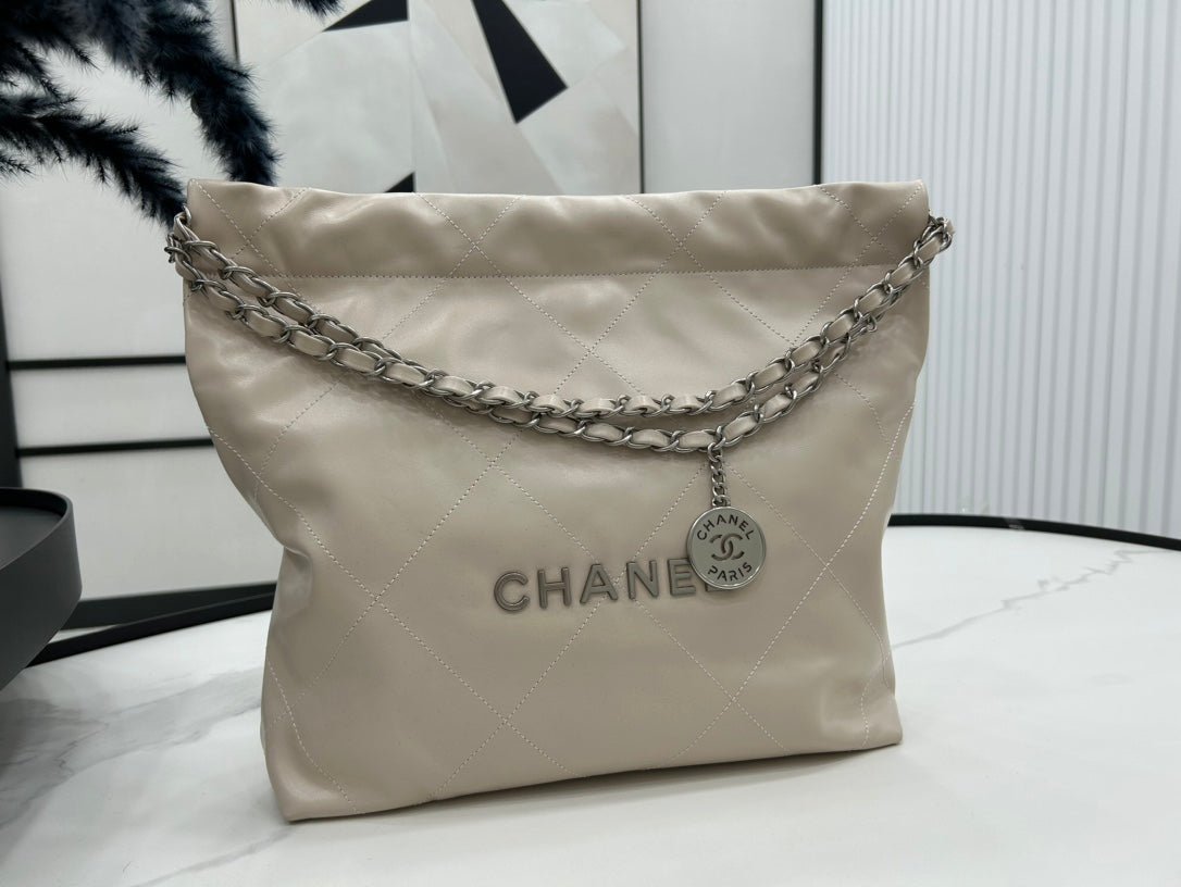 {Style No: LHLP69HZ} CC MEDIUM 37 HANDBAG IN BEIGE CREAM CALFSKIN SILVER HARDWARE - Image 4
