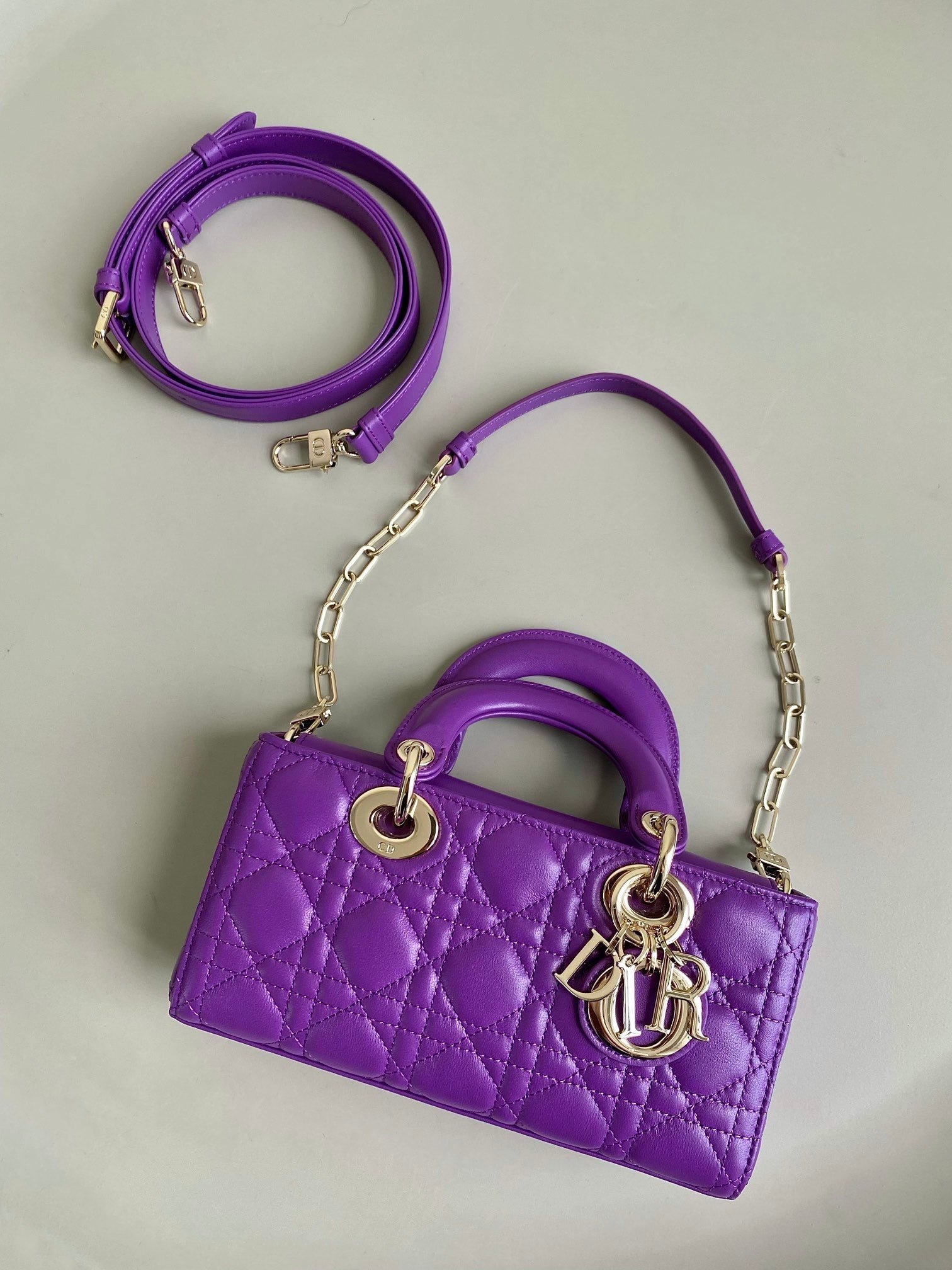 {Style No: R6VVF4ES} D-JOY BAG 22 IN VIOLET PURPLE LAMBSKIN - Image 2