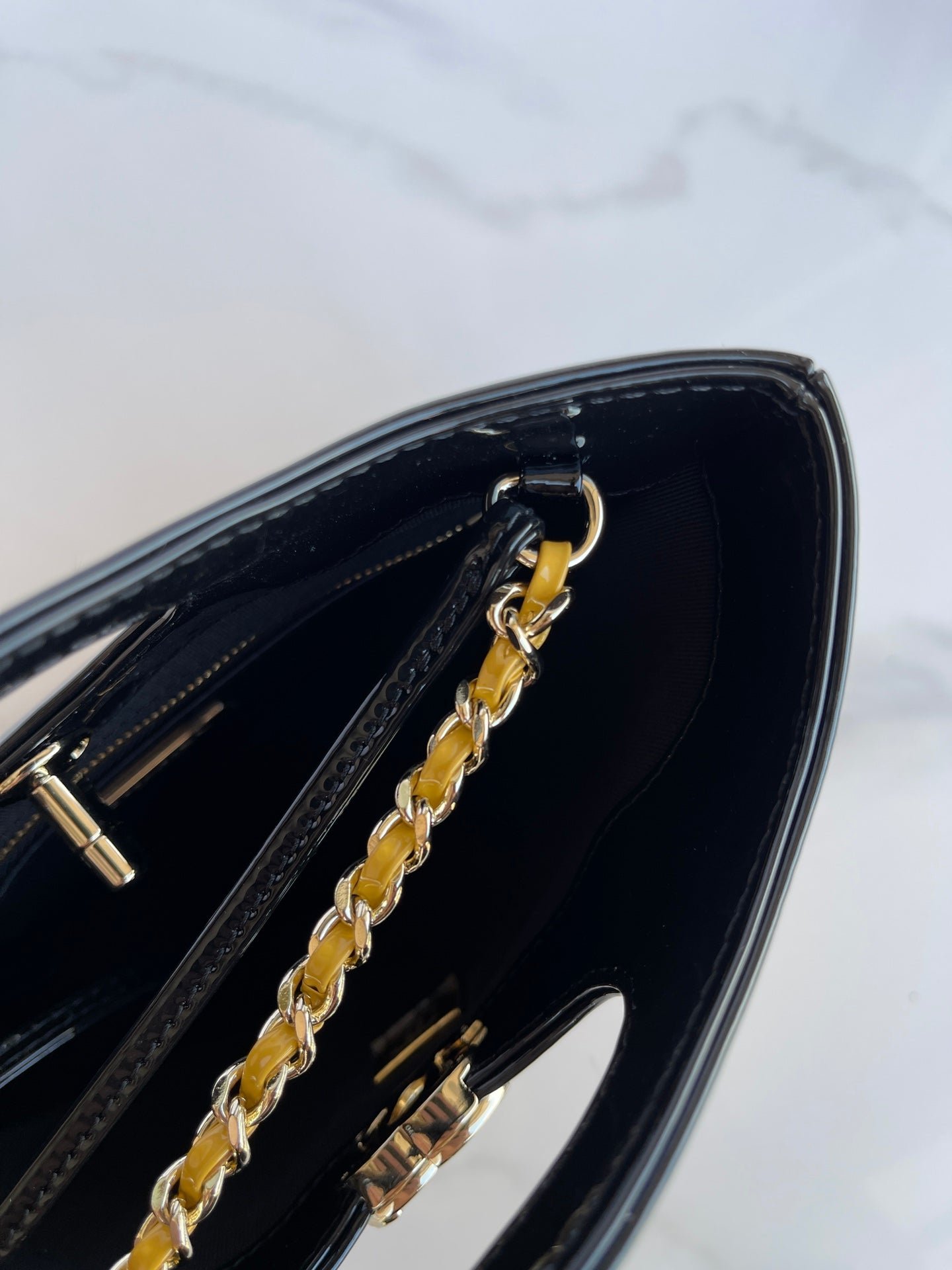 {Style No: A3642CRI} CC MINI 23 SHOPPING BAG IN GLOSSY BLACK MIX MUSTARD YELLOW CALFSKIN - Image 6