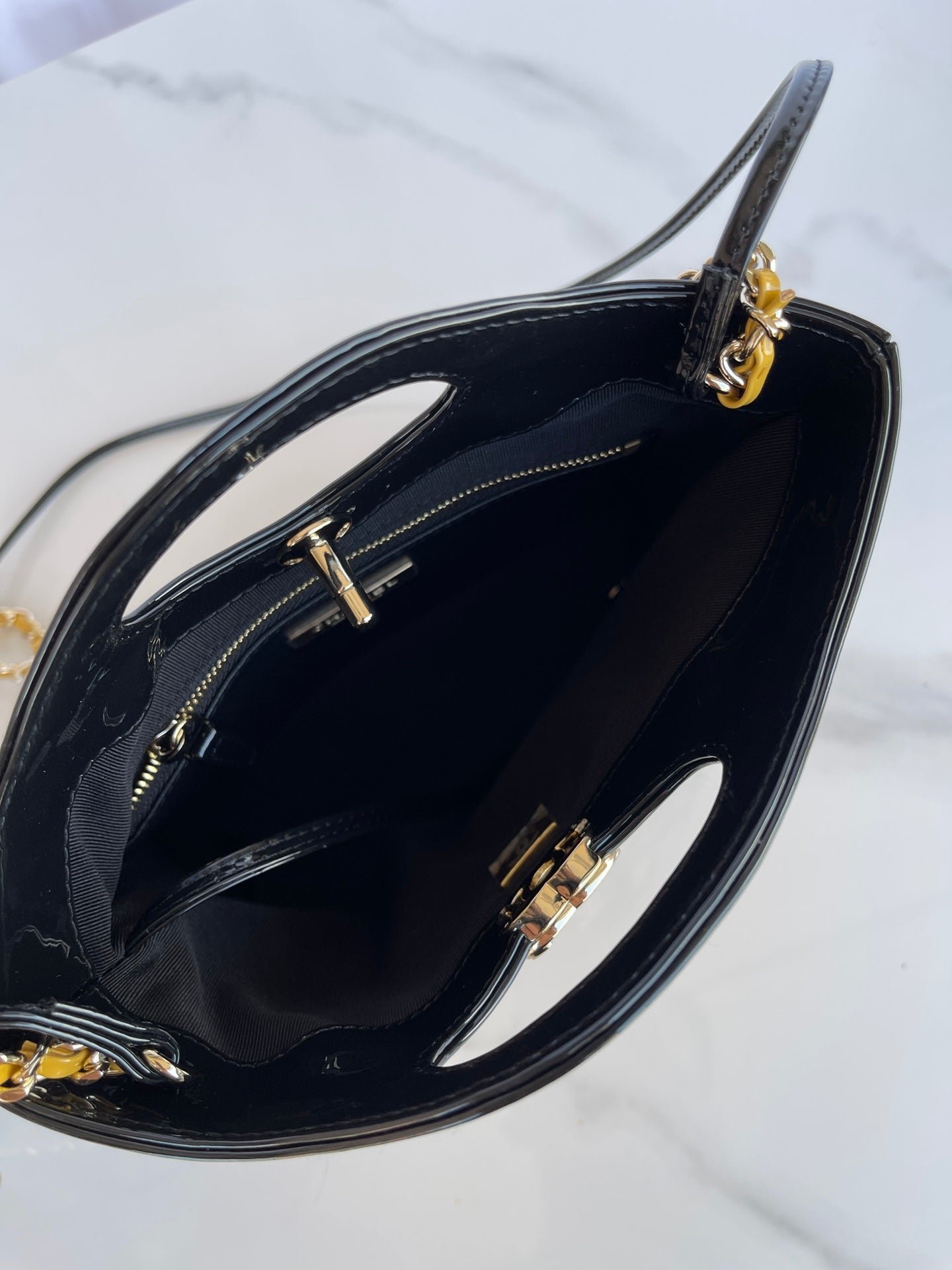 {Style No: A3642CRI} CC MINI 23 SHOPPING BAG IN GLOSSY BLACK MIX MUSTARD YELLOW CALFSKIN - Image 5