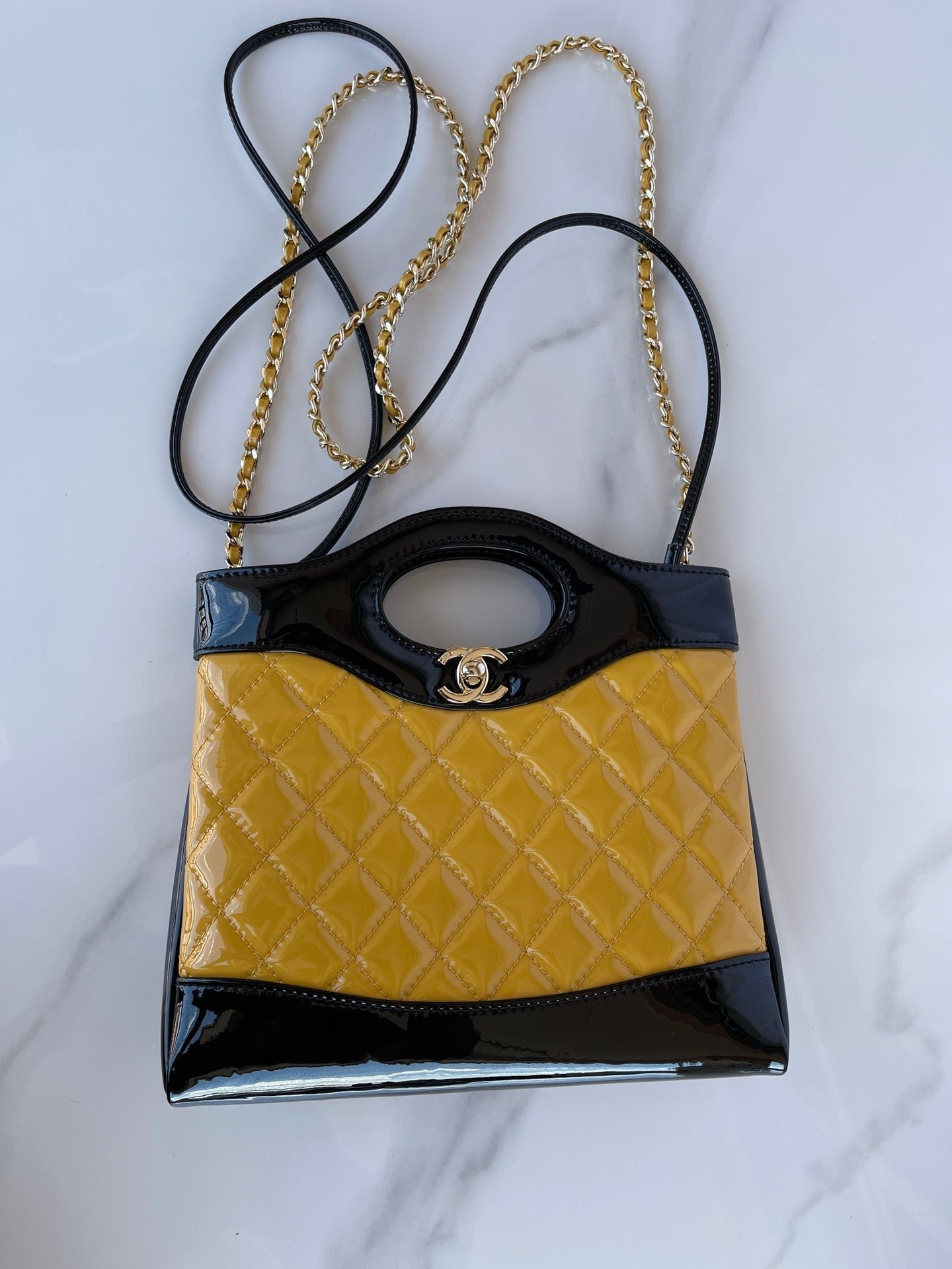 {Style No: A3642CRI} CC MINI 23 SHOPPING BAG IN GLOSSY BLACK MIX MUSTARD YELLOW CALFSKIN - Image 3