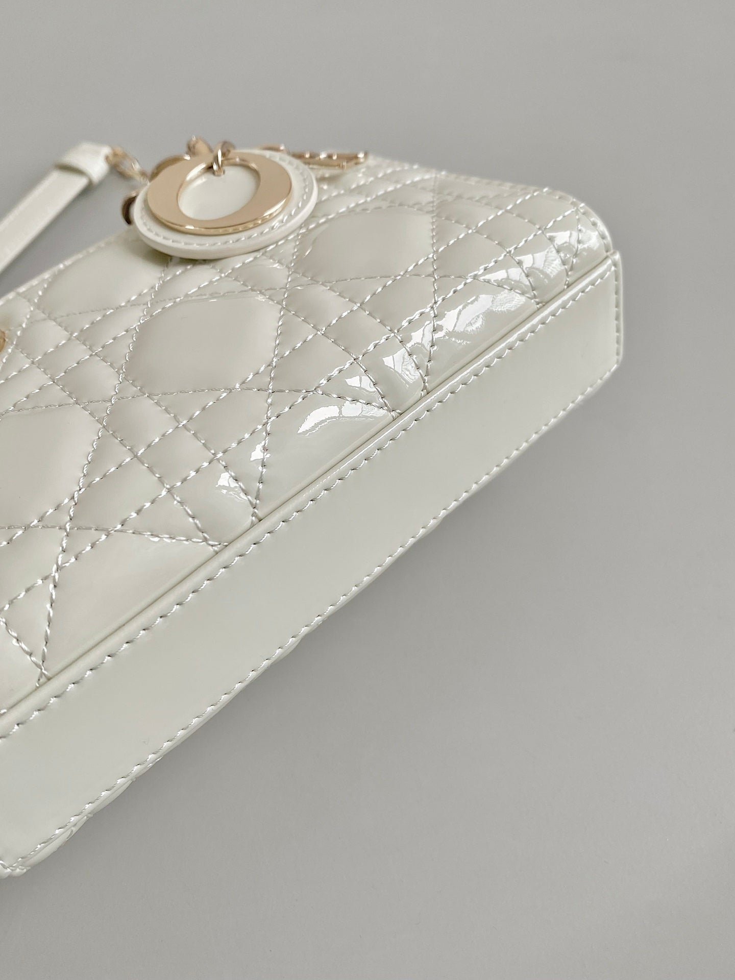 {Style No: OTCWVBV6} MINI D-JOY BAG 17 IN WHITE LAMBSKIN - Image 9