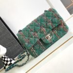{Style No: 542HXVMU} CC MEDIUM 20 CLASSIC BAG IN GREEN FOREST WOOL TWEED