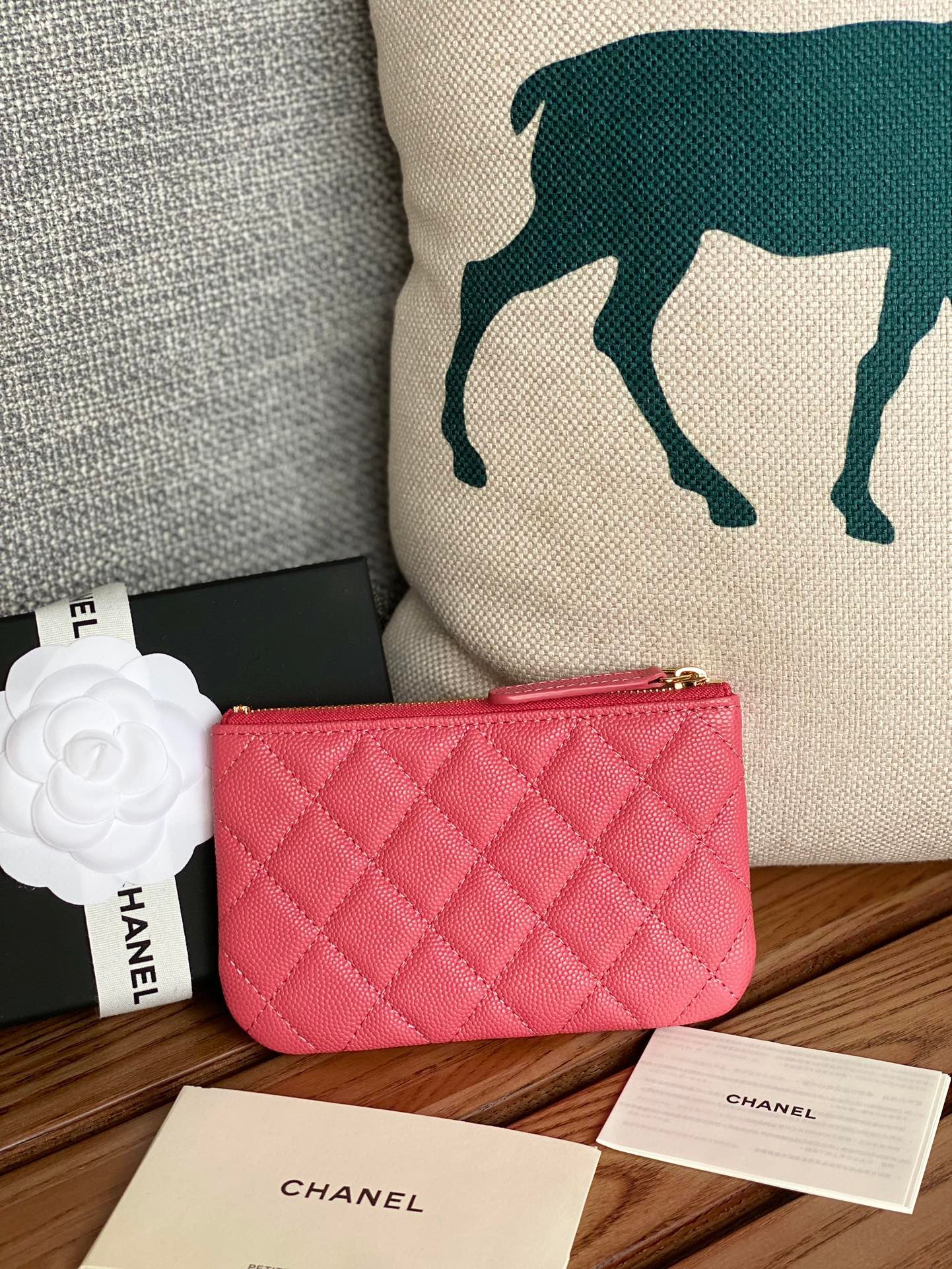 {Style No: MBUHWNAY} CC CLASSIC SMALL 15 ZIPPED POUCH IN BLUSH RED GRAINED CALFSKIN - Image 3