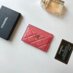 {Style No: OAJHQZFJ} CC CARD HOLDER 11.2 BLUSH PINK CALFSKIN GOLD ICON