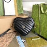 {Style No: SU99DK32} MARMONT HEART BAG 20 IN BLACK CALFSKIN GOLD HARDWARE