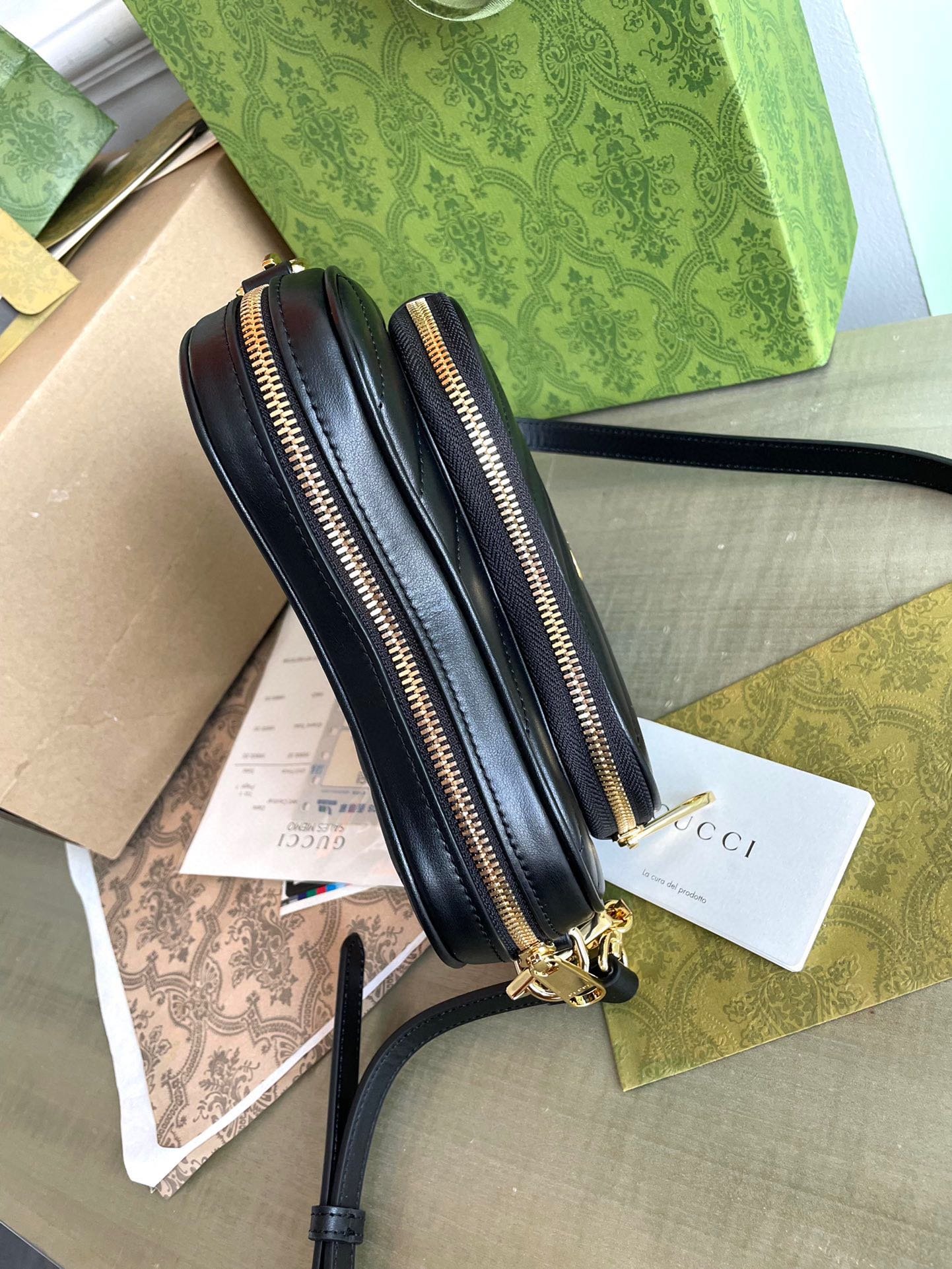 {Style No: SU99DK32} MARMONT HEART BAG 20 IN BLACK CALFSKIN GOLD HARDWARE - Image 7