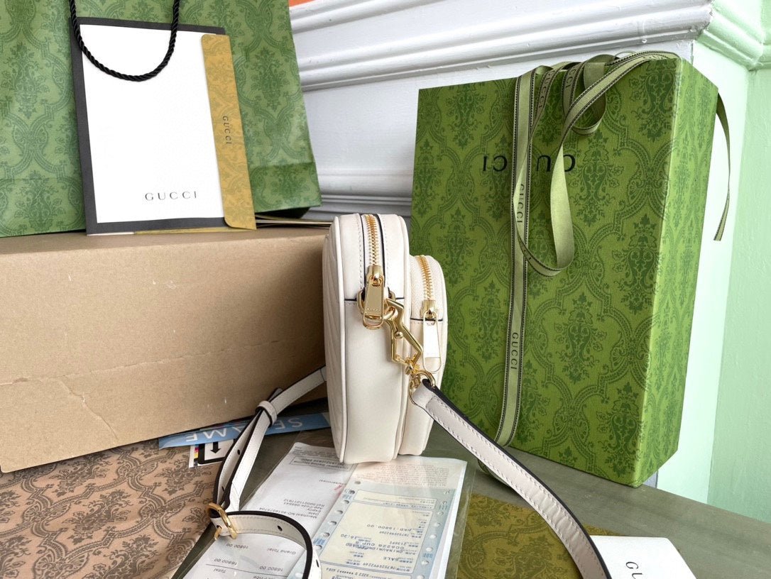 {Style No: K2TW2YQF} MARMONT HEART BAG 20 IN WHITE CALFSKIN GOLD HARDWARE - Image 3