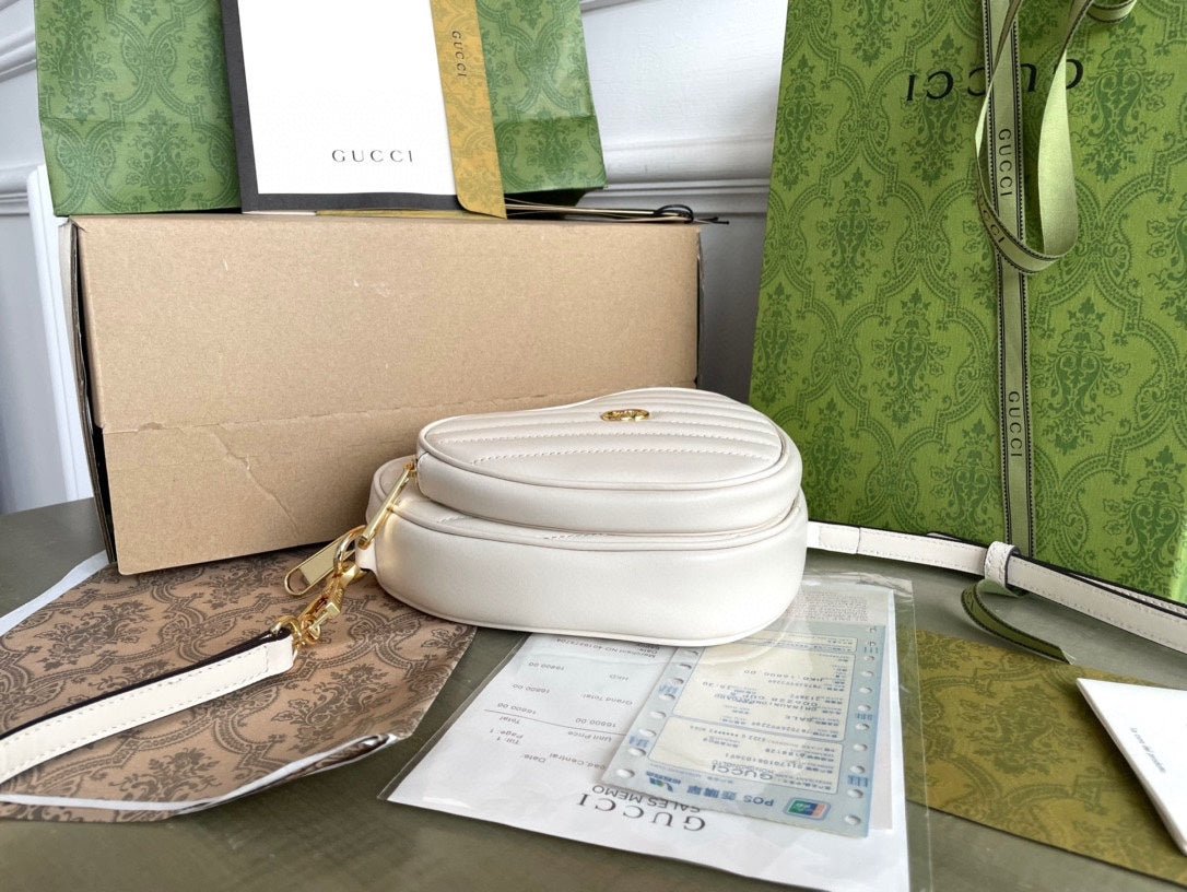 {Style No: K2TW2YQF} MARMONT HEART BAG 20 IN WHITE CALFSKIN GOLD HARDWARE - Image 6