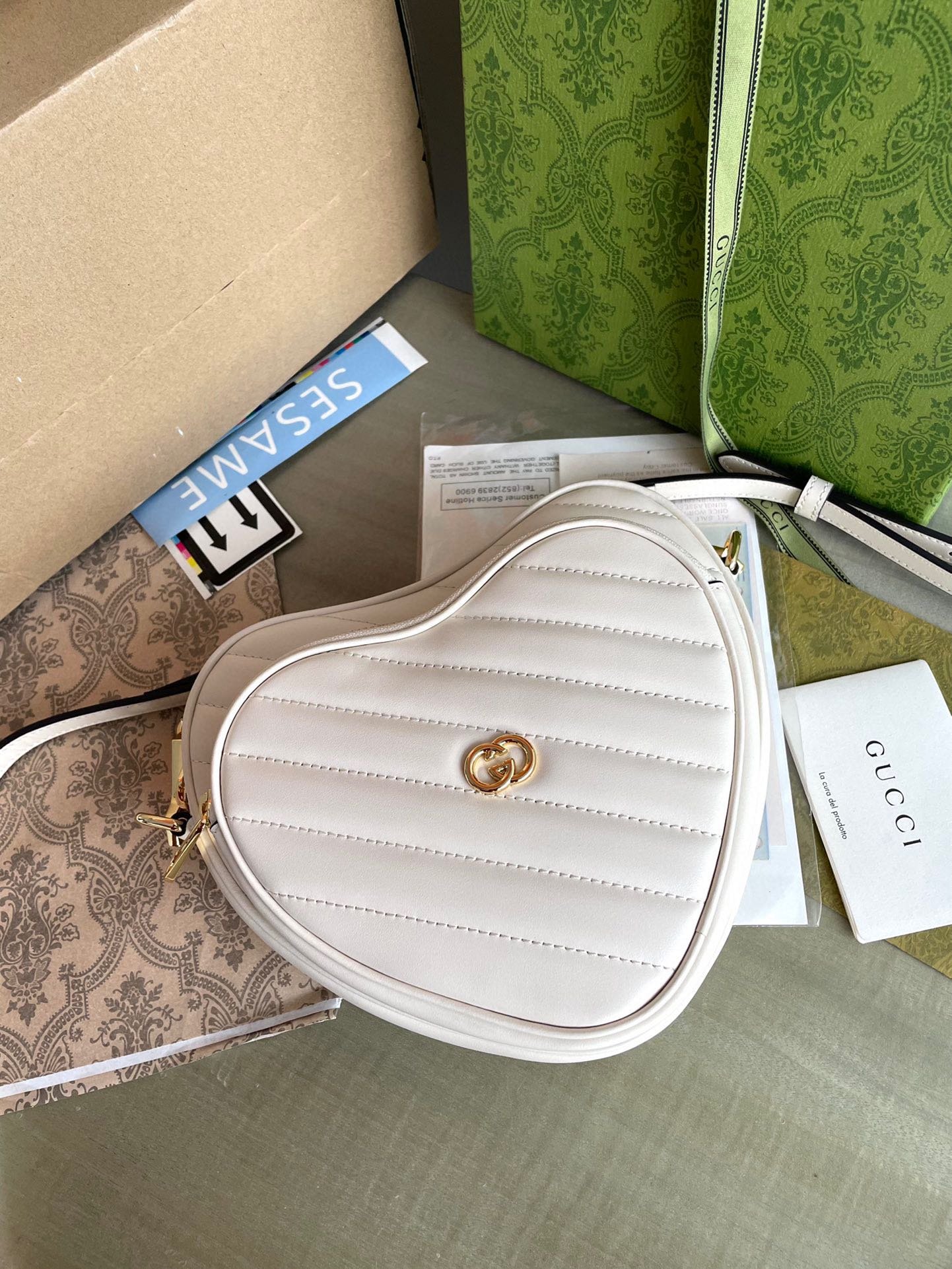 {Style No: K2TW2YQF} MARMONT HEART BAG 20 IN WHITE CALFSKIN GOLD HARDWARE - Image 8
