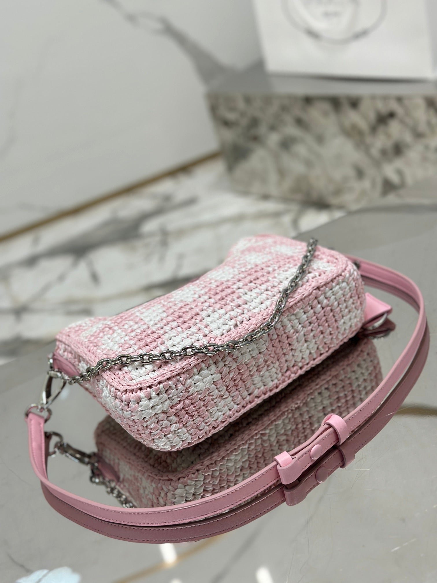 {Style No: KZ6M4WEJ} CROCHET HOBO BAG 22 IN PINK MIX WHITE RAFFIA SILVER HARDWARE - Image 8