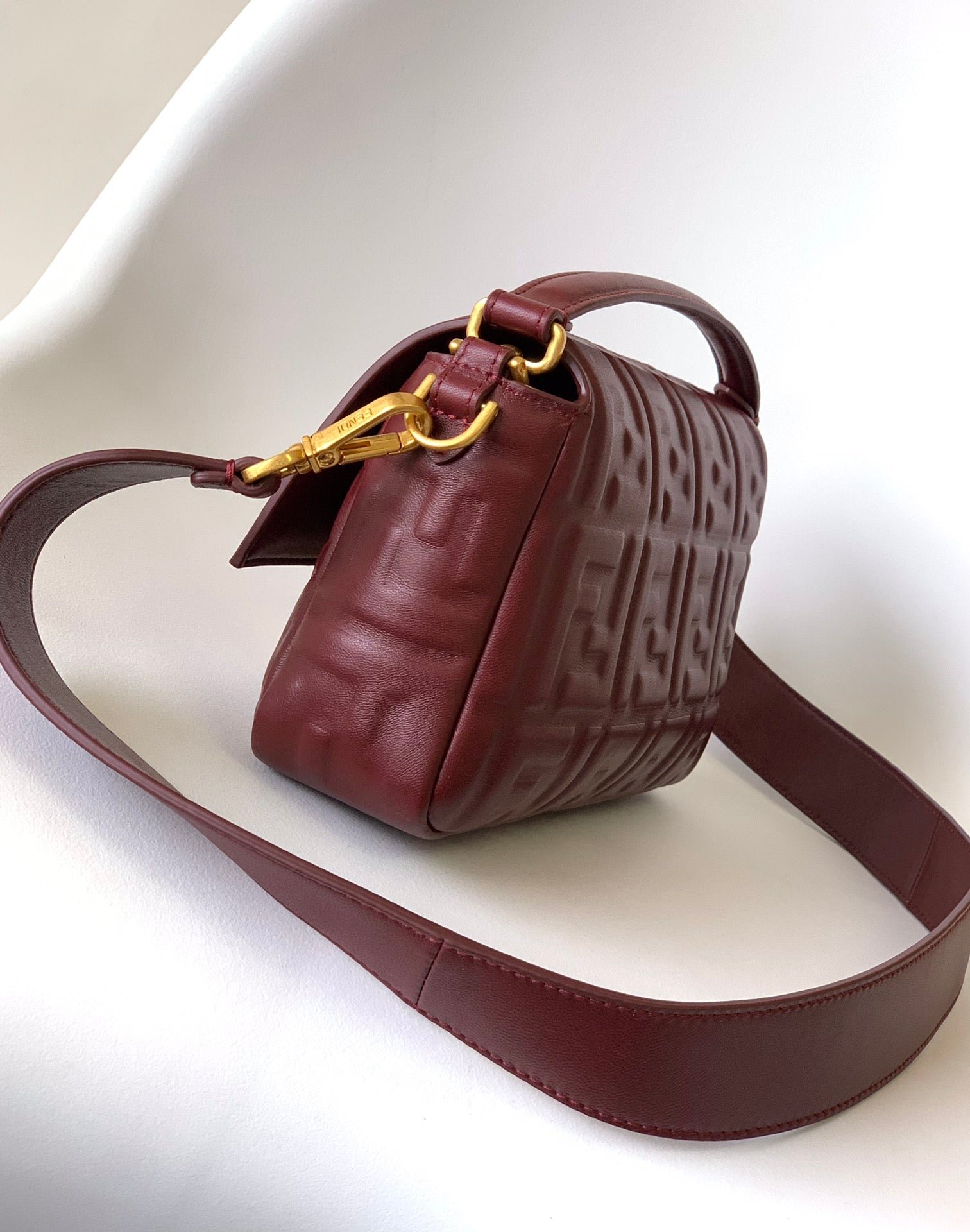 {Style No: 8X8OPCEZ} Fend Baguette 27 Bag With FF Motif Burgundy Leather Ghw - Image 7