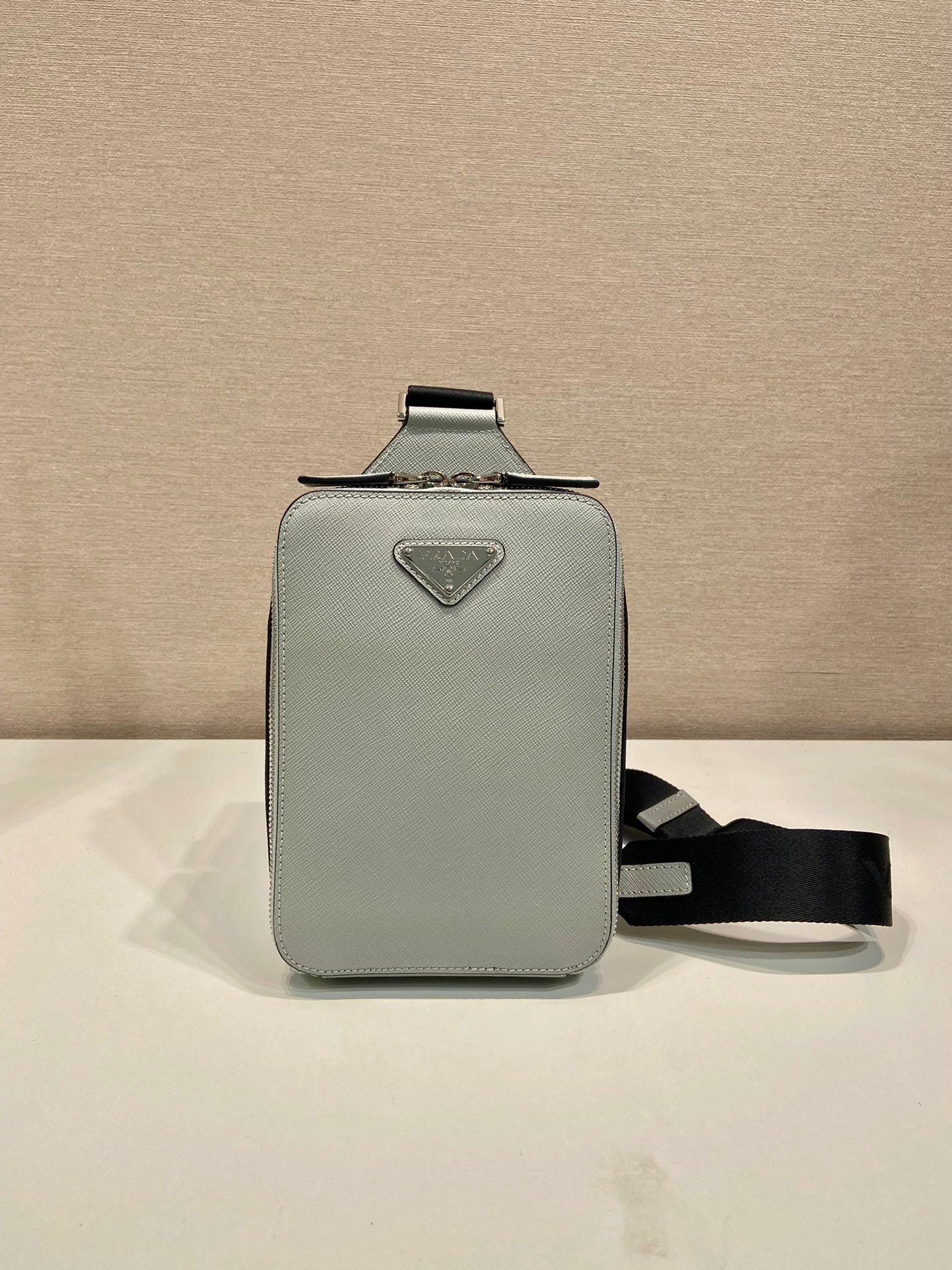 {Style No: PC611HC8} CHEST BAG 20 IN ECHO GRAY SAFFIANO LEATHER - Image 5